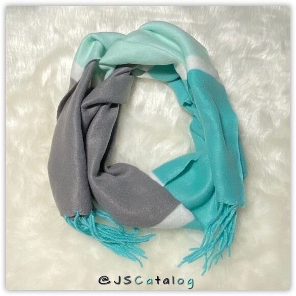 🆕 Fleece Grey + Mint Winter Scarf - Picture 1 of 4